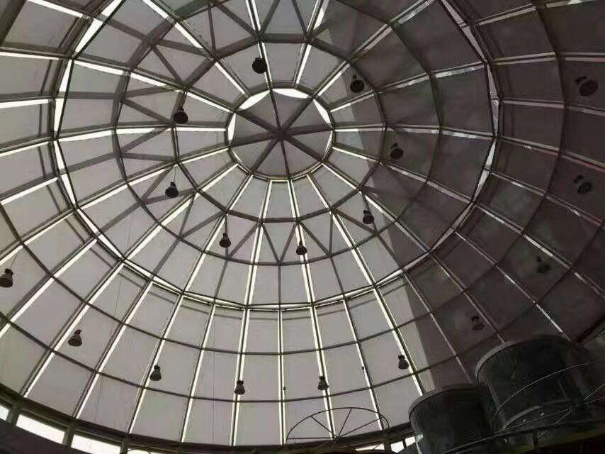 依據(jù)電動天棚簾安裝方法安裝后的效果圖